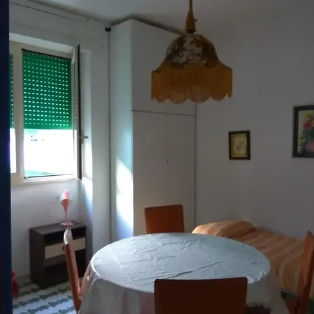 Appartamento Bilocali In Baia Vicino Al Praja