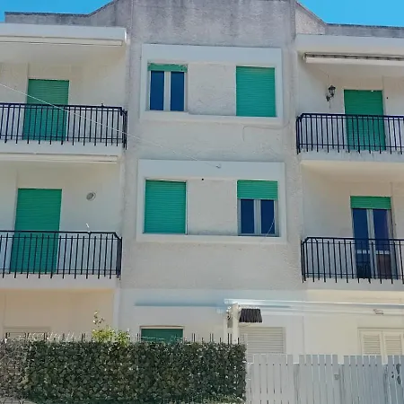 Appartamento Bilocali In Baia Vicino Al Praja